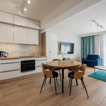 Luksusowe Sun Seasons 24 W Rewalu Z Basenem By Renters