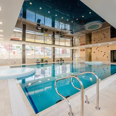 Sun Seasons 24 - Klifowa - Wellness & Spa, Silownia, Sala Zabaw Rewal